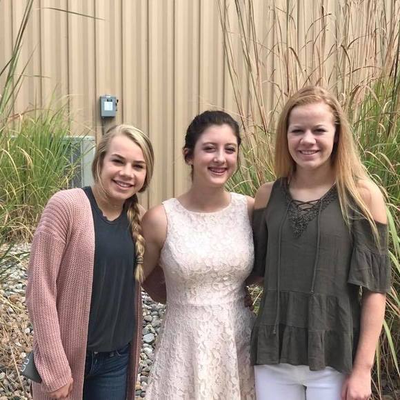 Meet your Posher, Chloe - Picture 1 of 1